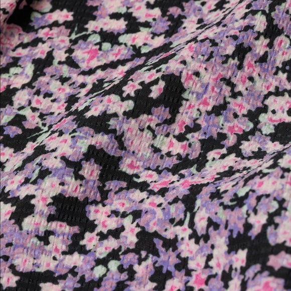 🌸 6. H&M  puff sleeve floral top - Picture 4 of 5